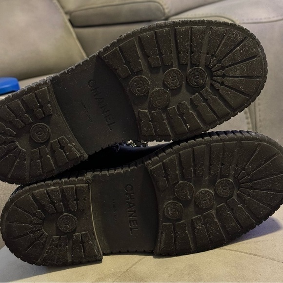 CHANEL Combat Calfskin Grosgrain Quilted Lace Up Boots Size 37 - Picture 15 of 17